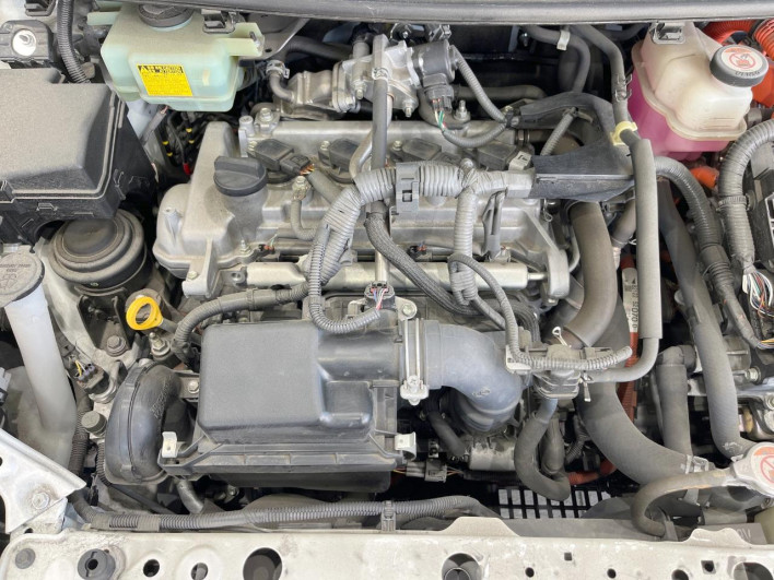 2018 Toyota Aqua DAA-NHP10 (UW-69f067746624e)[16]