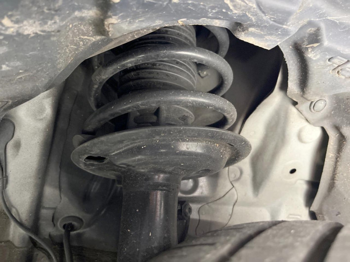 2018 Toyota Aqua DAA-NHP10 (UW-69f067746624e)[19]