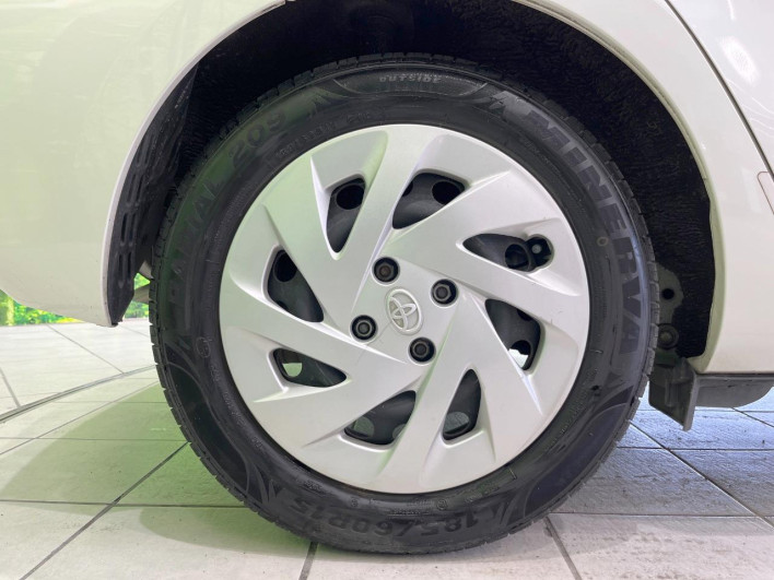 2018 Toyota Aqua DAA-NHP10 (UW-69f067746624e)[20]