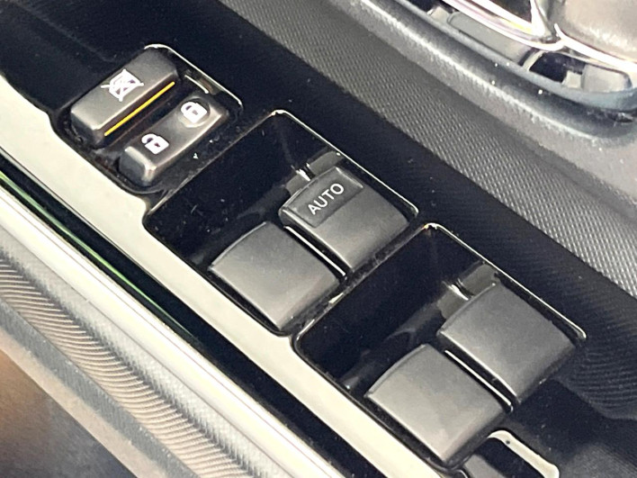 2019 Toyota Aqua DAA-NHP10H (UW-69f067748bd82)[23]