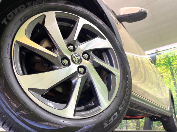 2019 Toyota Aqua DAA-NHP10H (UW-69f067748bd82)[17]