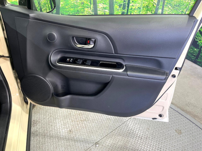 2019 Toyota Aqua DAA-NHP10H (UW-69f067748bd82)[27]