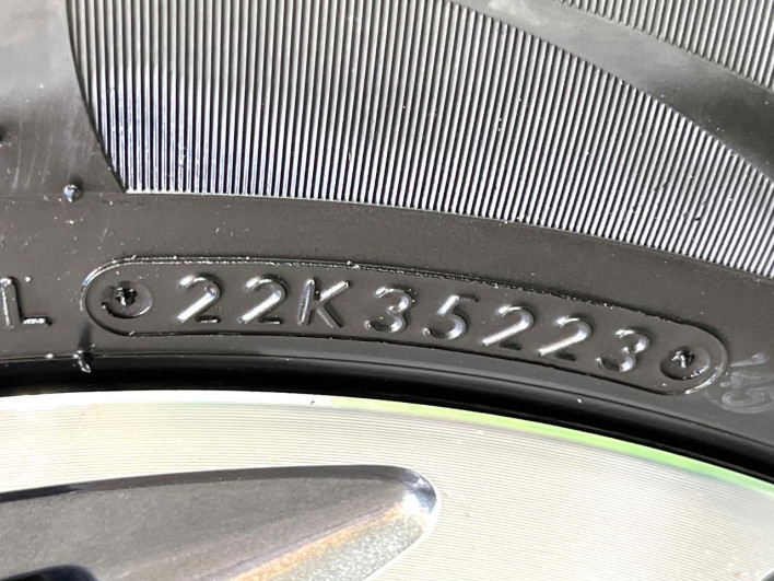 2019 Toyota Aqua DAA-NHP10H (UW-69f067748bd82)[21]