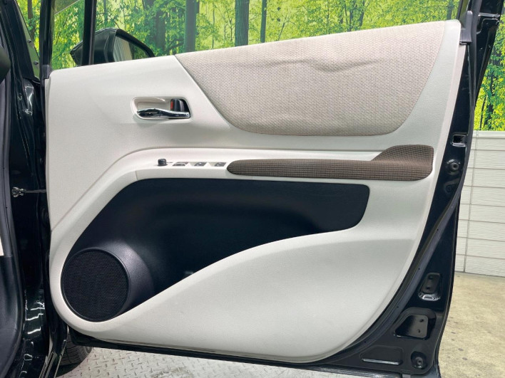 2016 Toyota Sienta DAA-NHP170G (UW-69f06775e980e)[24]