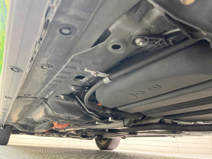 2016 Toyota Sienta DAA-NHP170G (UW-69f06775e980e)[28]