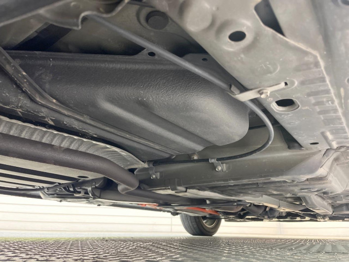 2016 Toyota Sienta DAA-NHP170G (UW-69f06775e980e)[25]