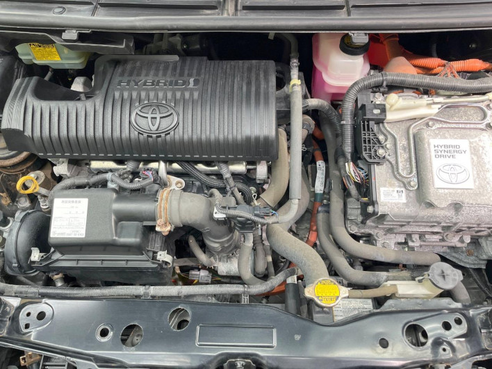 2016 Toyota Sienta DAA-NHP170G (UW-69f06775e980e)[4]