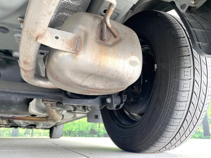 2015 Toyota Corolla Fielder DAA-NKE165G (UW-69f067771221f)[20]