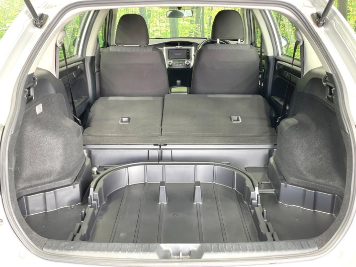 2015 Toyota Corolla Fielder DAA-NKE165G (UW-69f067771221f)[28]