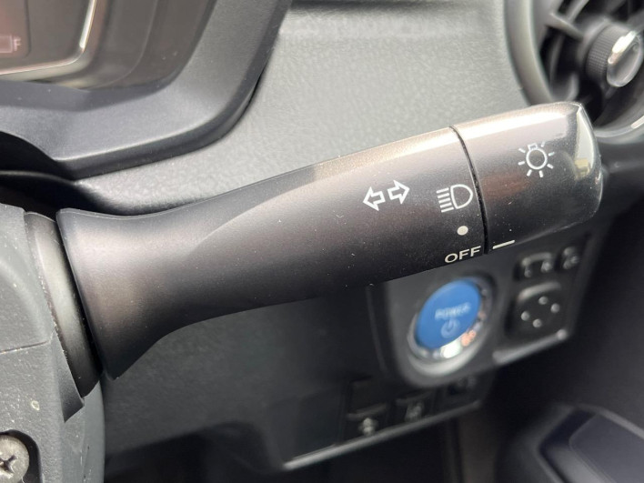 2015 Toyota Corolla Fielder DAA-NKE165G (UW-69f06777bd268)[22]