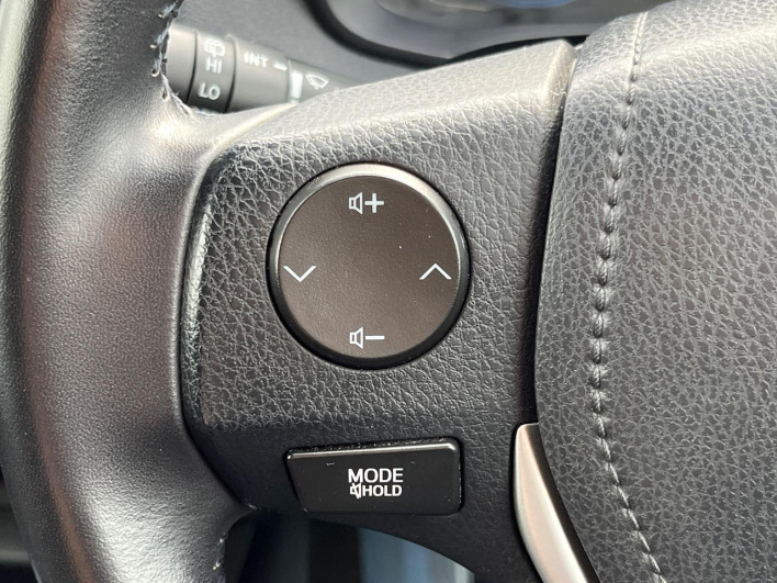 2015 Toyota Corolla Fielder DAA-NKE165G (UW-69f06777bd268)[21]