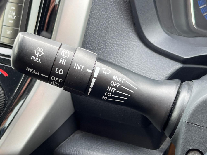 2015 Toyota Corolla Fielder DAA-NKE165G (UW-69f06777bd268)[23]