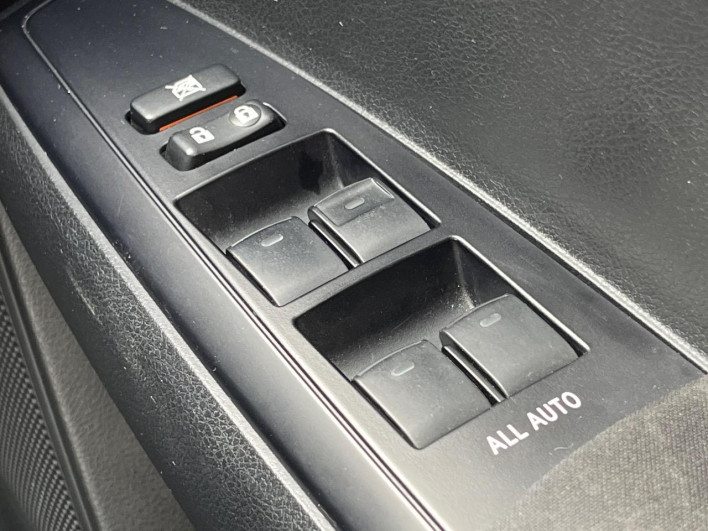 2015 Toyota Corolla Fielder DAA-NKE165G (UW-69f06777bd268)[19]