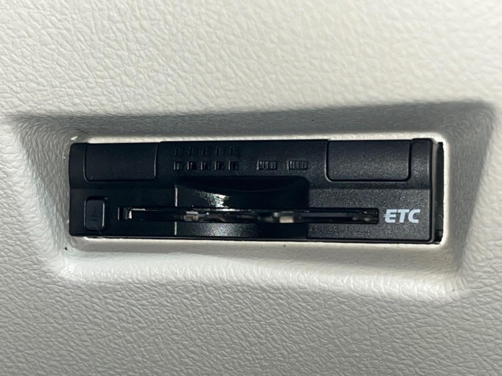 2015 Toyota Sienta DBA-NSP170G (UW-69f06779a6a20)[19]