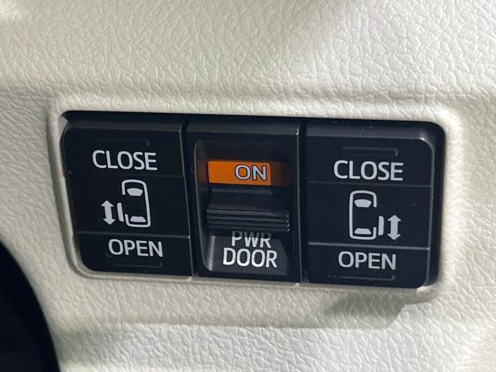 2015 Toyota Sienta DBA-NSP170G (UW-69f06779a6a20)[21]