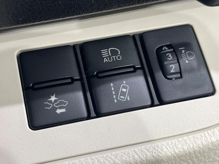 2015 Toyota Sienta DBA-NSP170G (UW-69f06779a6a20)[20]