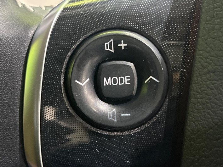 2015 Toyota Sienta DBA-NSP170G (UW-69f06779a6a20)[24]