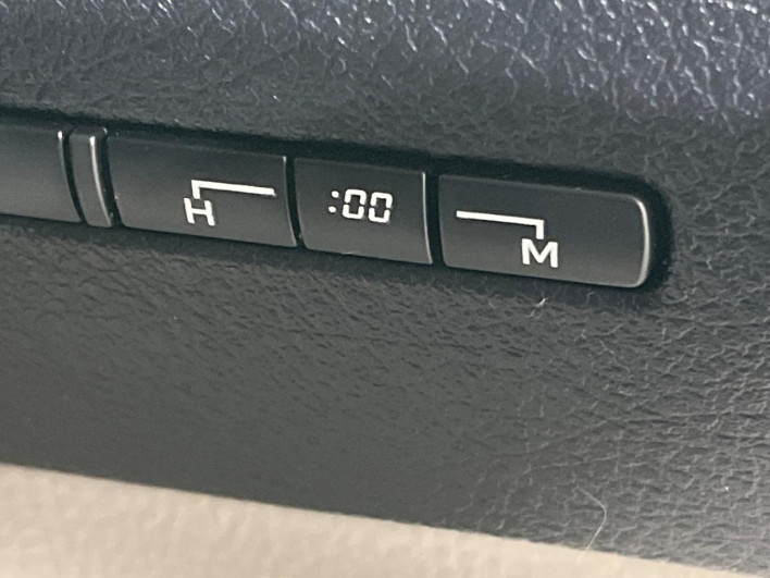 2015 Toyota Sienta DBA-NSP170G (UW-69f06779a6a20)[25]