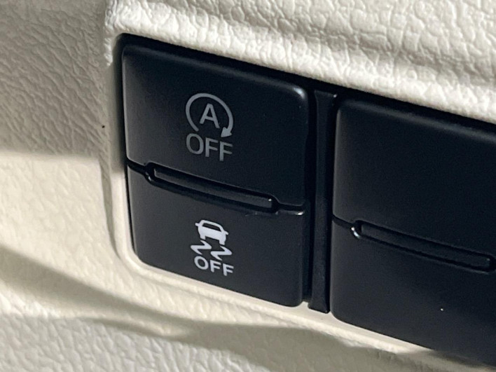 2015 Toyota Sienta DBA-NSP170G (UW-69f06779a6a20)[26]