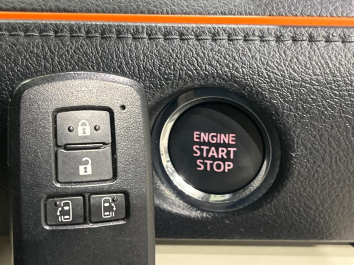 2015 Toyota Sienta DBA-NSP170G (UW-69f06779a6a20)[22]