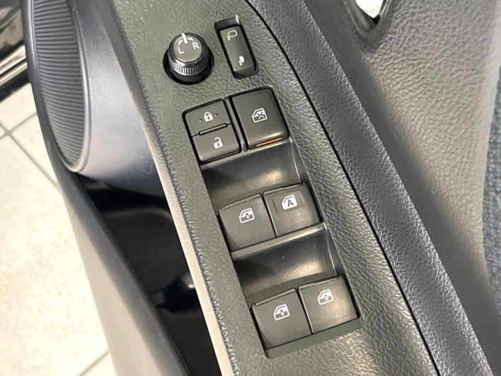 2016 Toyota Sienta DBA-NSP170G (UW-69f0677a2494f)[27]