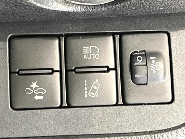 2016 Toyota Sienta DBA-NSP170G (UW-69f0677a2494f)[29]