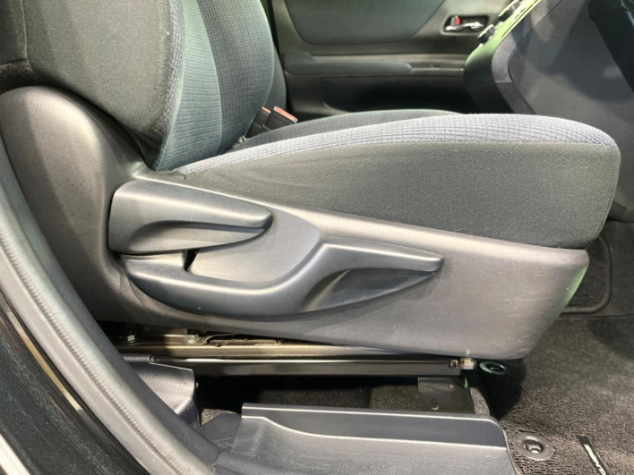 2016 Toyota Sienta DBA-NSP170G (UW-69f0677a2494f)[28]