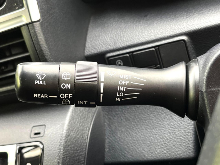 2019 Toyota Sienta DBA-NSP170G (UW-69f0677b950a4)[16]