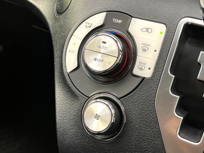 2019 Toyota Sienta DBA-NSP170G (UW-69f0677b950a4)[18]