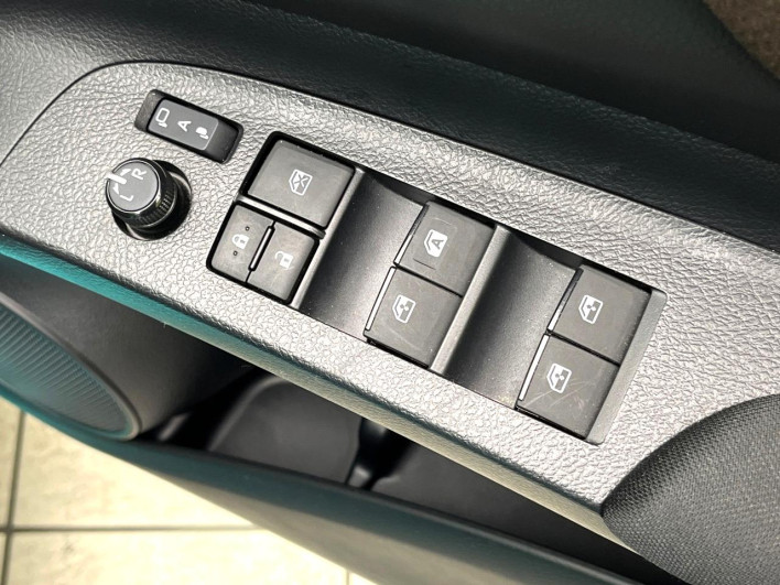 2019 Toyota Sienta DBA-NSP170G (UW-69f0677b950a4)[6]