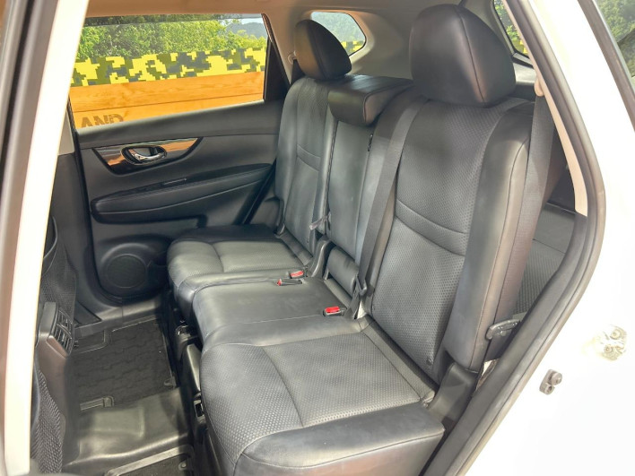 2019 Nissan X-Trail DBA-NT32 (UW-69f0677d32f04)[26]