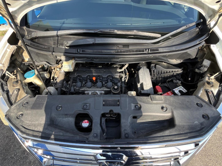 2014 Honda Stepwgn Spada DBA-RK5 (UW-69f06783cbf24)[4]