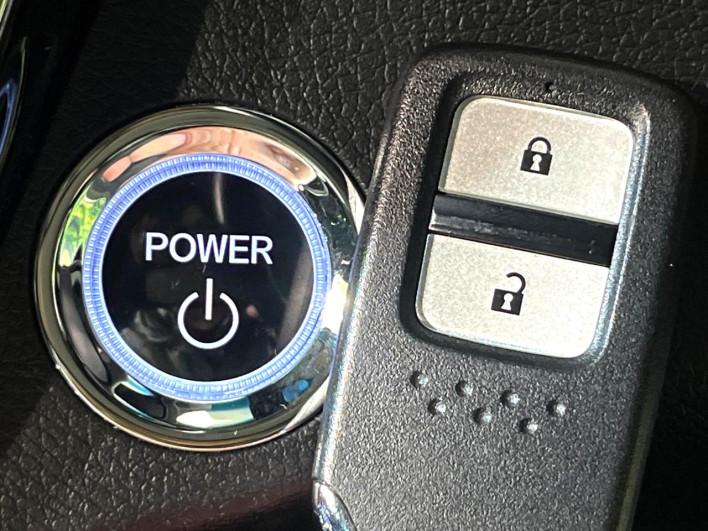 2018 Honda VEZEL DAA-RU3 (UW-69f06785e643e)[11]