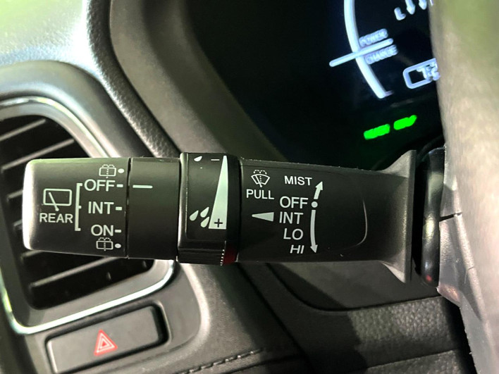 2018 Honda VEZEL DAA-RU3 (UW-69f06785e643e)[26]