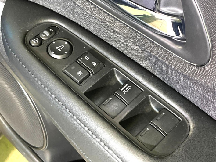 2018 Honda VEZEL DAA-RU3 (UW-69f06785e643e)[10]