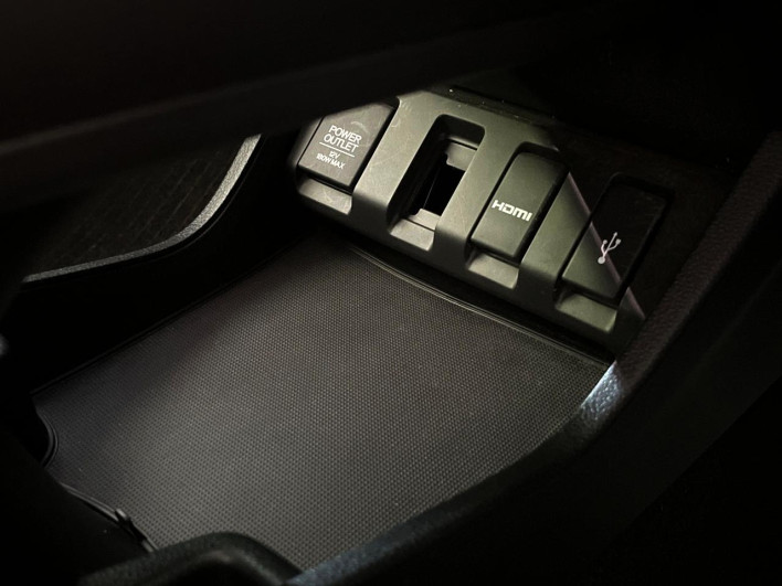 2018 Honda VEZEL DAA-RU3 (UW-69f06785e643e)[20]