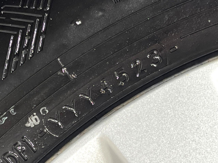 2016 Honda VEZEL DAA-RU4 (UW-69f06787532f9)[11]