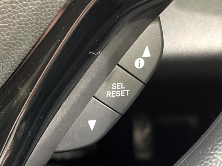 2016 Honda VEZEL DAA-RU4 (UW-69f06787532f9)[28]