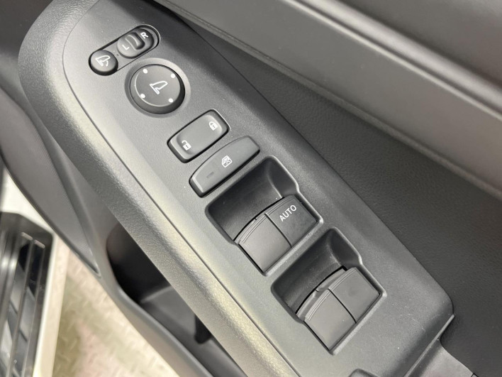 2022 Honda VEZEL 6AA-RV5 (UW-69f0678878f7a)[24]