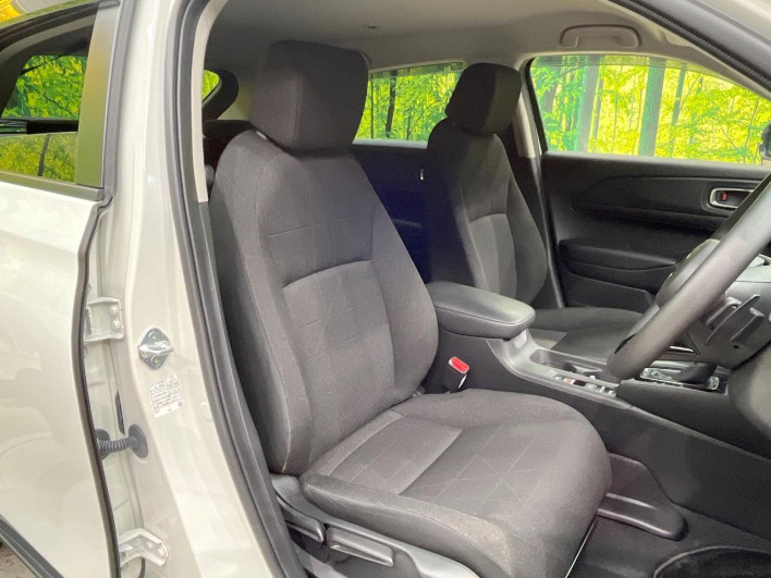 2022 Honda VEZEL 6AA-RV5 (UW-69f0678878f7a)[19]