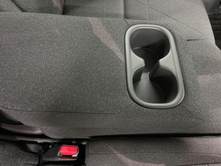 2022 Honda VEZEL 6AA-RV5 (UW-69f0678878f7a)[21]