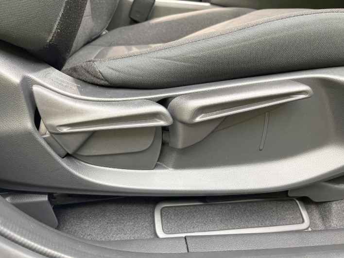 2022 Honda VEZEL 6AA-RV5 (UW-69f0678878f7a)[17]