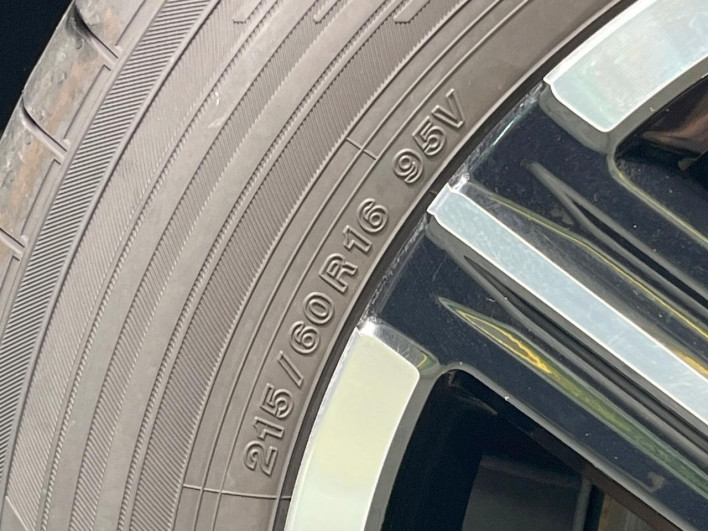 2022 Honda VEZEL 6AA-RV5 (UW-69f0678878f7a)[16]