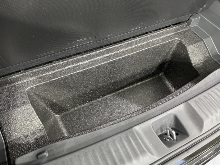 2023 Honda ZR-V 5BA-RZ3 (UW-69f0678c3a1c4)[21]