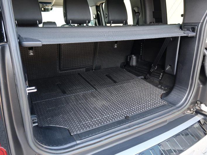 2023 Land Rover Defender 3BA-LE72XAA (UW-69f067905b11a)[19]