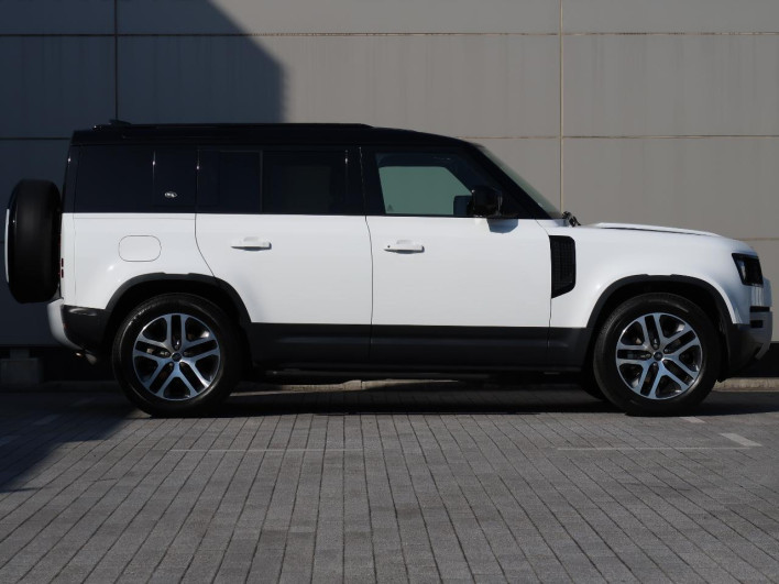 2023 Land Rover Defender 3BA-LE72XAA (UW-69f067905b11a)[17]