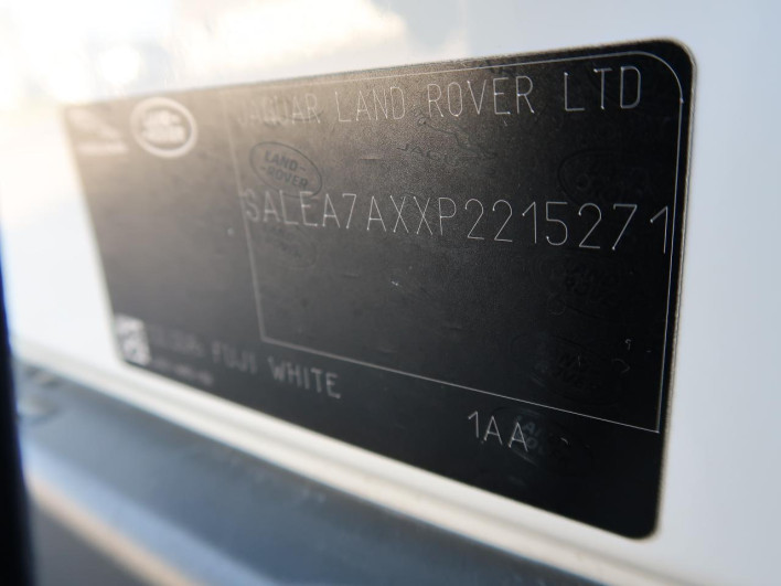 2023 Land Rover Defender 3BA-LE72XAA (UW-69f067905b11a)[1]