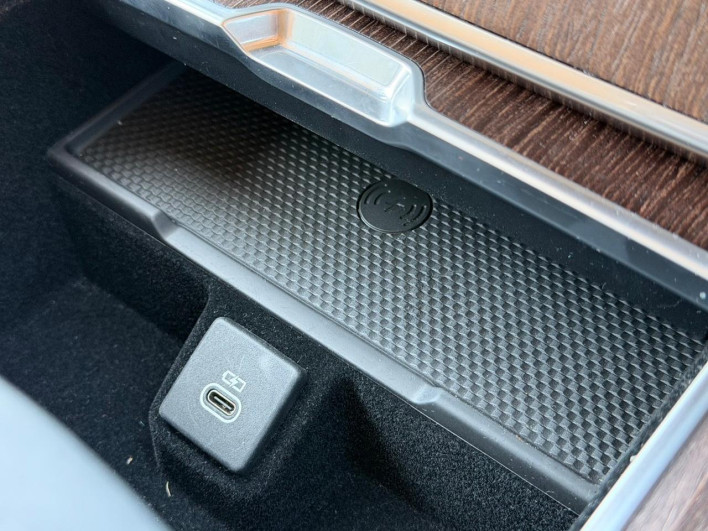 2025 Land Rover Range Rover 3CA-LK93WA (UW-69f0679062412)[26]