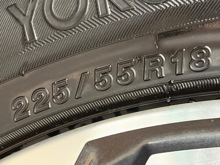 2019 Subaru Forester 5AA-SKE (UW-69f06794260c8)[8]