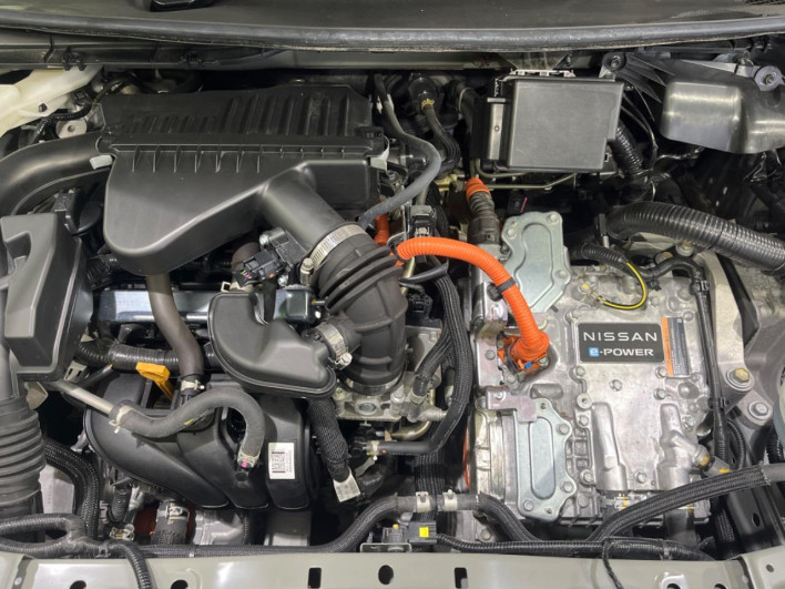 2021 Nissan Note 6AA-SNE13 (UW-69f0679609cb2)[4]